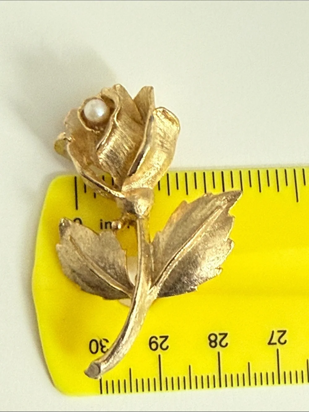 Vintage Gold-Tone Rose Brooch with Pearl Accent - Women Jewelry pin Classic